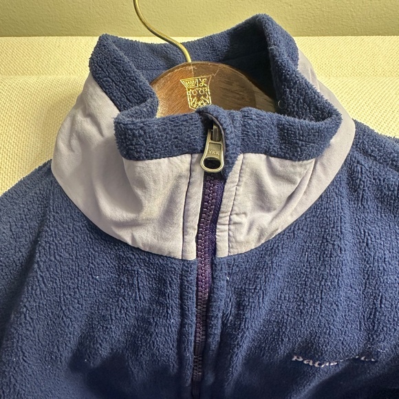 Women’s Patagonia Fleece Jacket - Picture 3 of 4